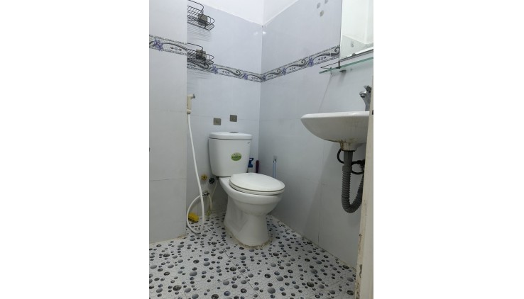 CHO THUÊ PHÒNG ĐƯỜNG HOÀNG DIỆU, QUẬN 4 GIÁ 4 TRIỆU.
